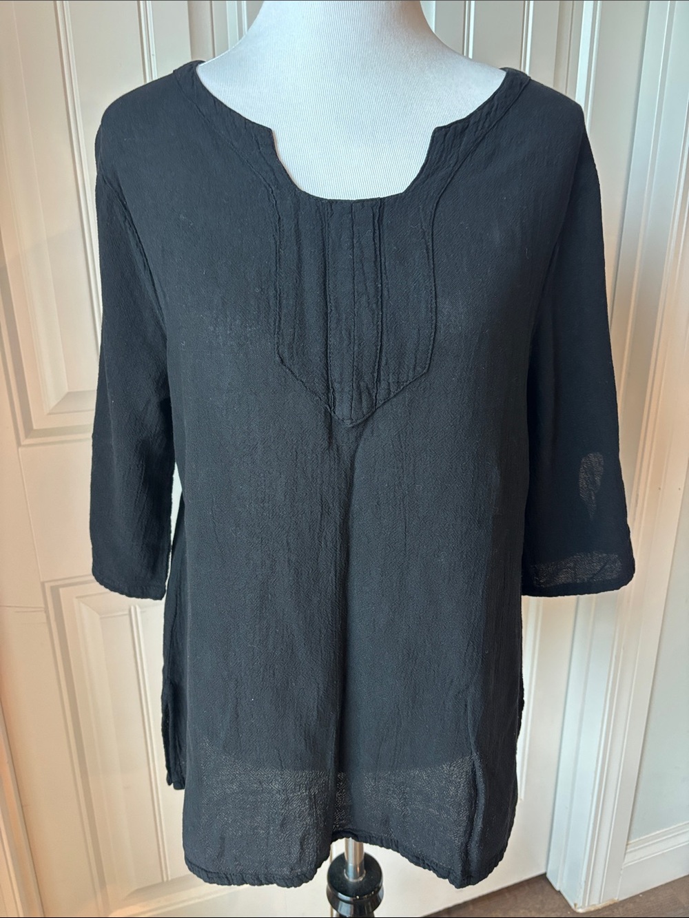 Women’s Black Three-Quarter Sleeve Tunic Top